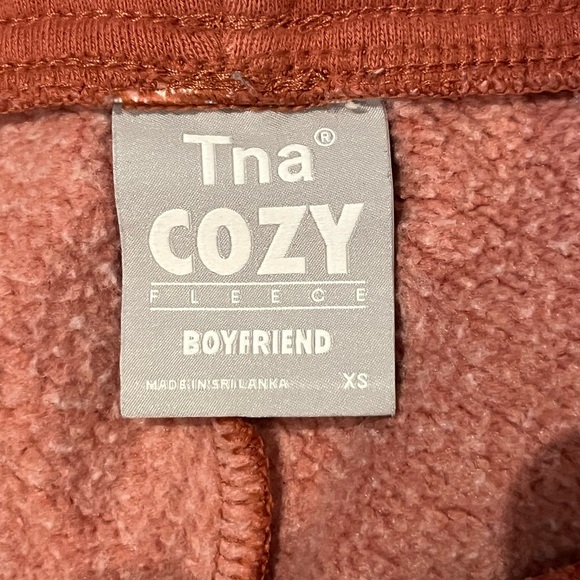 Aritzia TNA Set - Picture 6 of 6